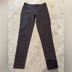 TNA Aritzia - Workout Leggings - Mixed Marbled Grey Colour - Size Medium